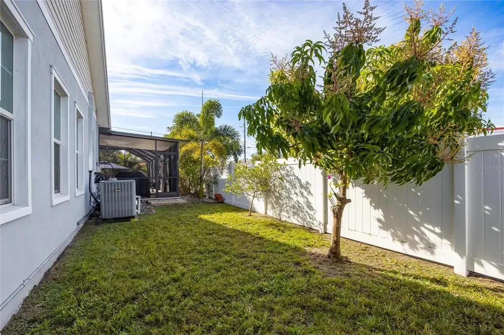 Exterior photo 11