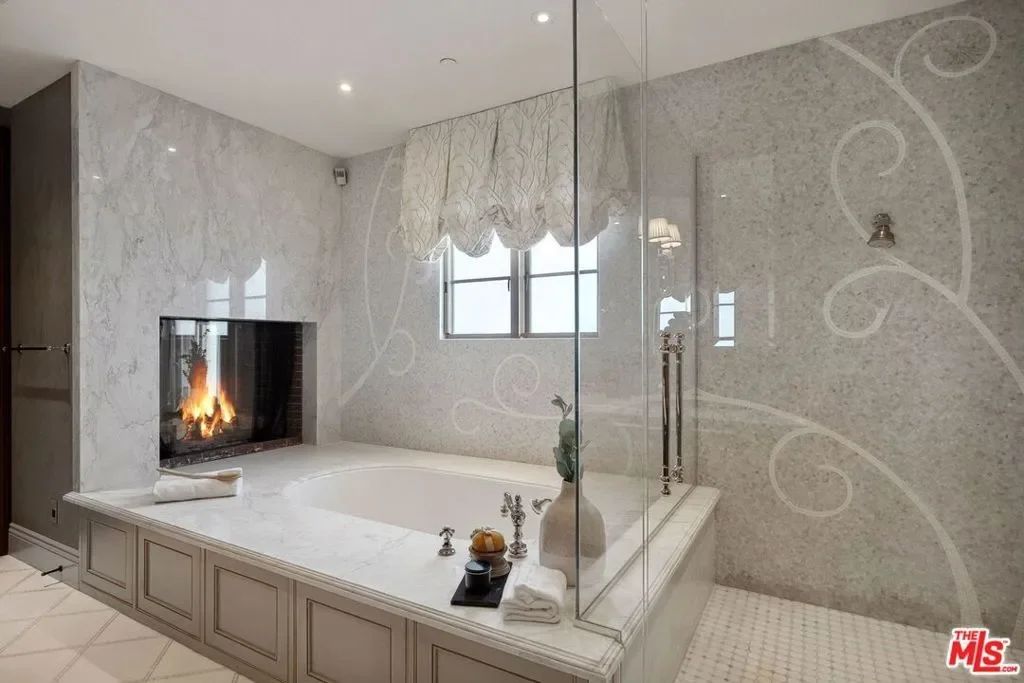 6882 Arizona Avenue, Los Angeles, California, United States. - Photo 57