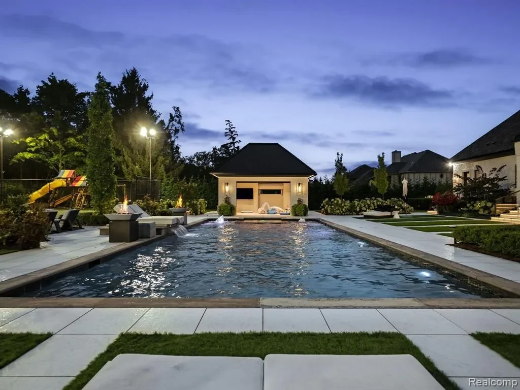 20910 TURNBERRY Boulevard, Northville, MI 48167, Novi, Michigan, United States. - Photo 15