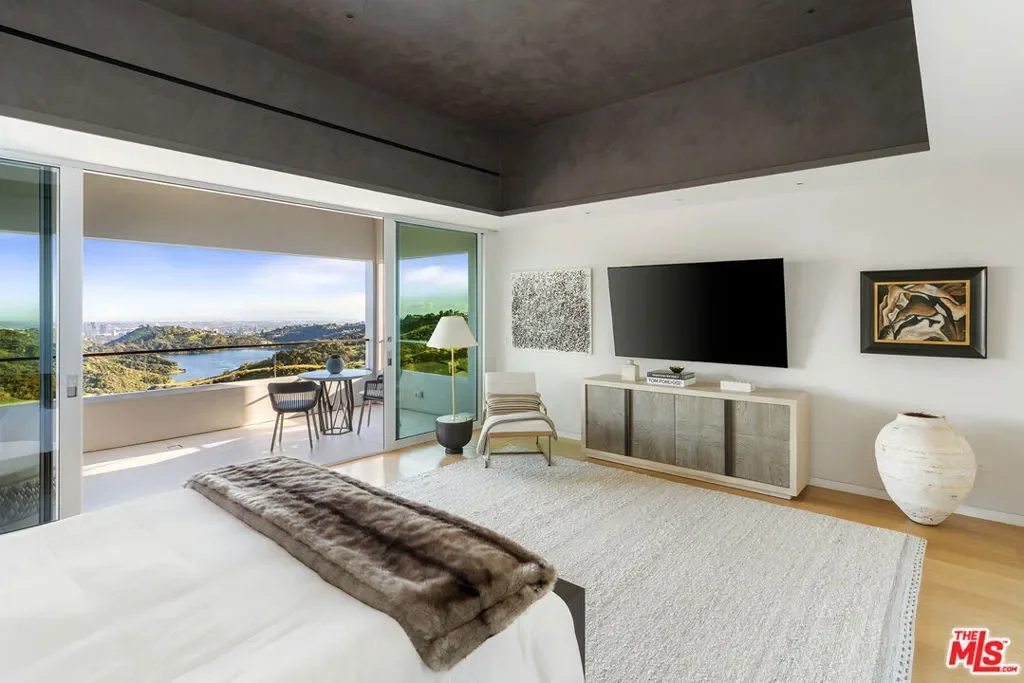 15210 Antelo Place, Los Angeles, California, United States. - Photo 2
