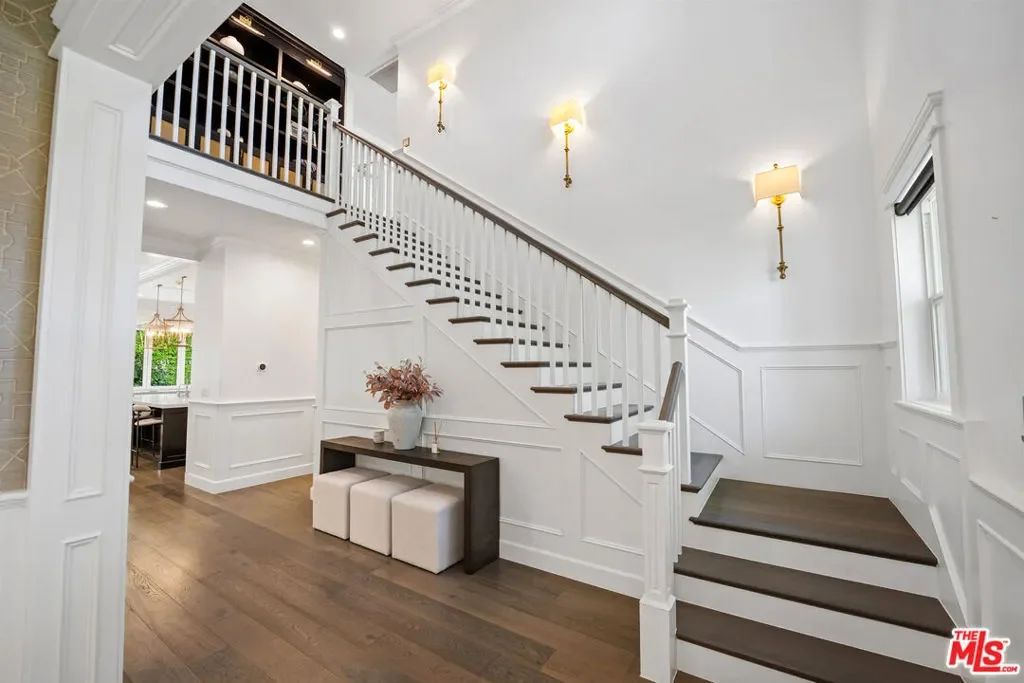 14000 Morrison Street, Los Angeles, California, United States. - Photo 4