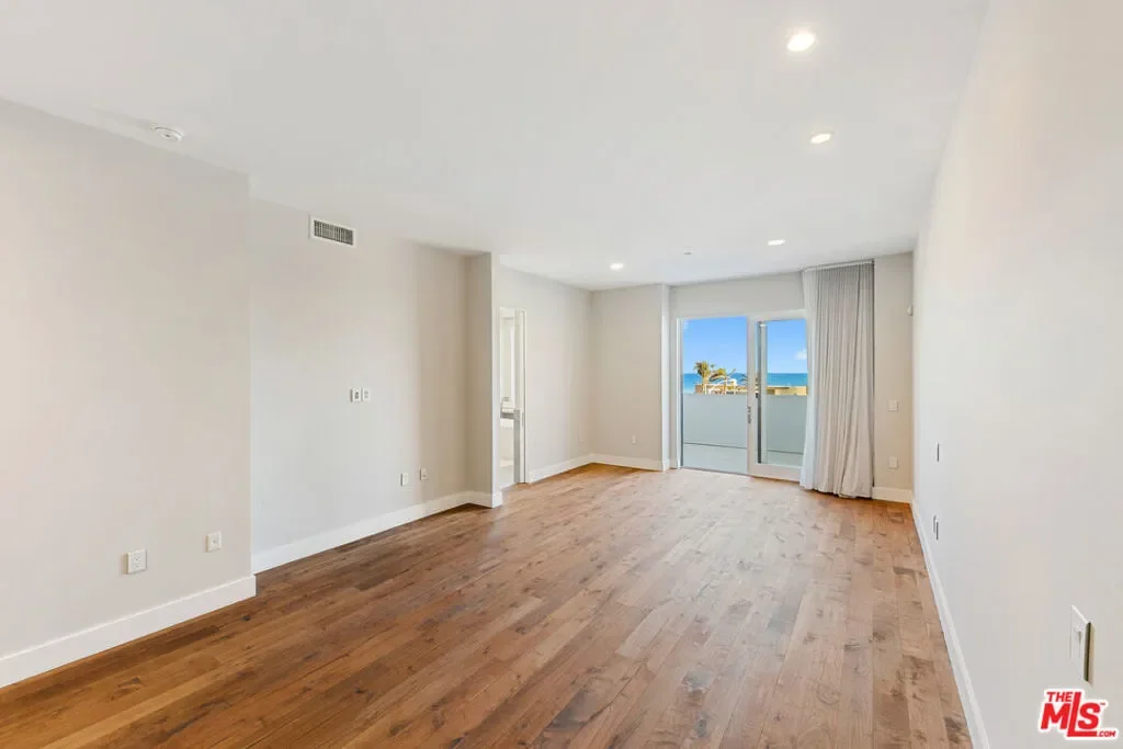 22065 Pacific Coast Highway 7, Malibu, California, United States. - Photo 9