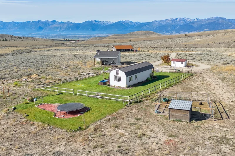 561 Double D Road, Stevensville, MT 59870, Stevensville, Montana, United States. - Photo 2