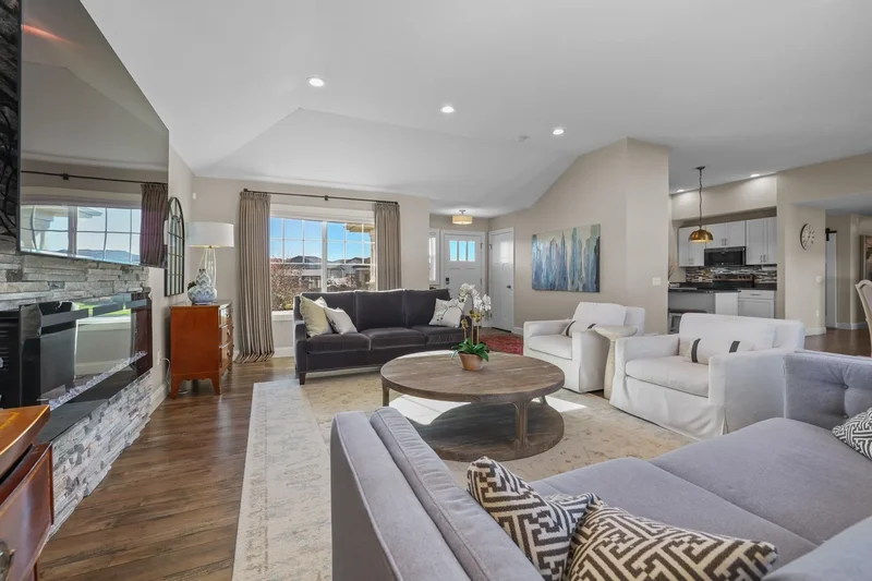 1605 Valley Bluffs Drive SE, Minot, ND 58701, Minot, North Dakota, United States. - Photo 19