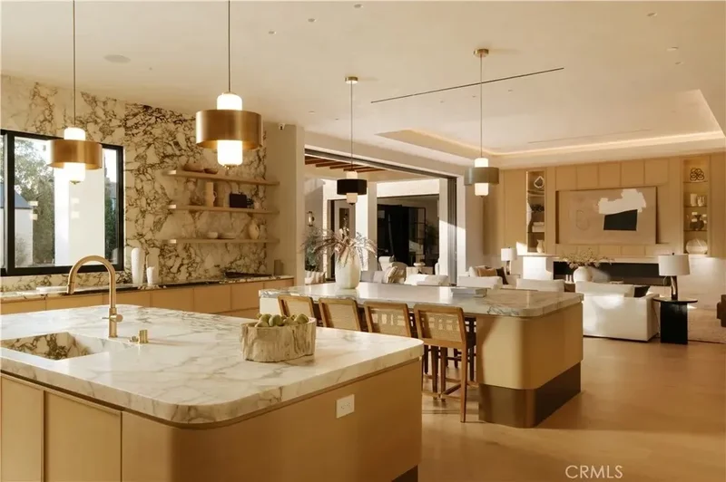4543 Densmore Avenue, Los Angeles, California, United States. - Photo 16