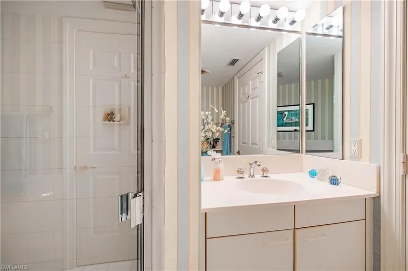 4021 Gulf Shore BLVD N, #1006, Naples, FL, 34103, USA, Naples, Florida, United States. - Photo 10