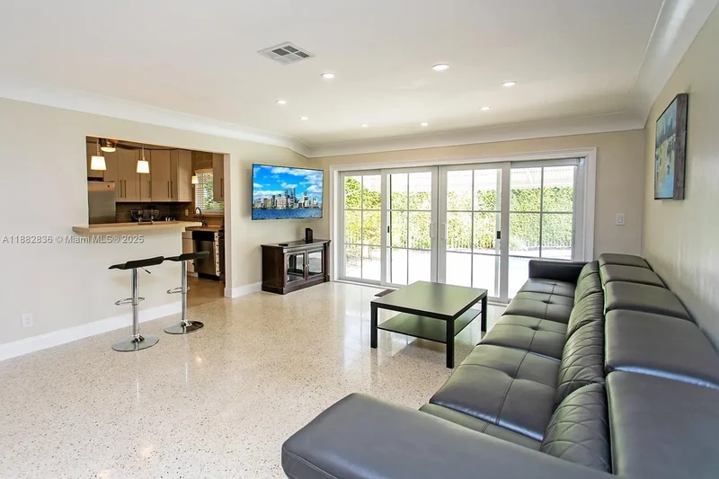 809 S 17th Ave, Hollywood, Florida, United States. - Photo 13