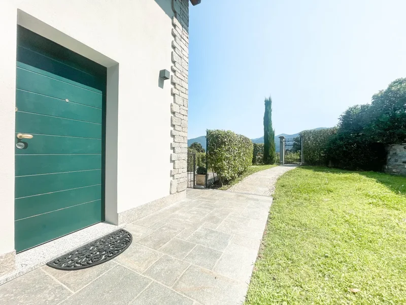 Villa for Sale in Brezzo di Bedero, with Pool and Lake View
