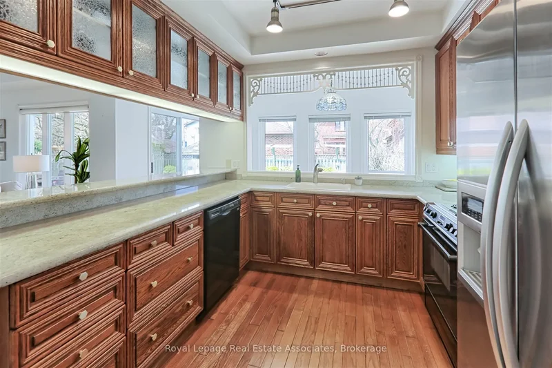 599 Lakeside Avenue, Mississauga, ON L5G 1N7, Mississauga, Ontario, Canada. - Photo 27