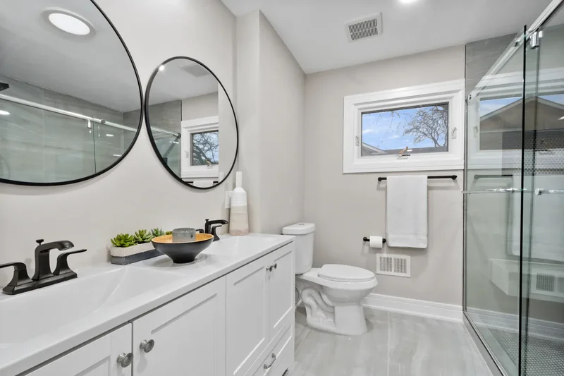 2218 Old Glenview Road, Wilmette, IL 60091, Wilmette, Illinois, United States. - Photo 29