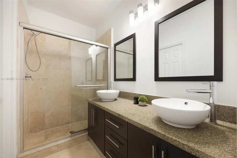 3109 Hibiscus St 3109, Miami, Florida, United States. - Photo 20