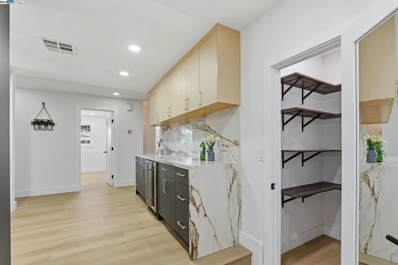 Single Family Residence in Union City