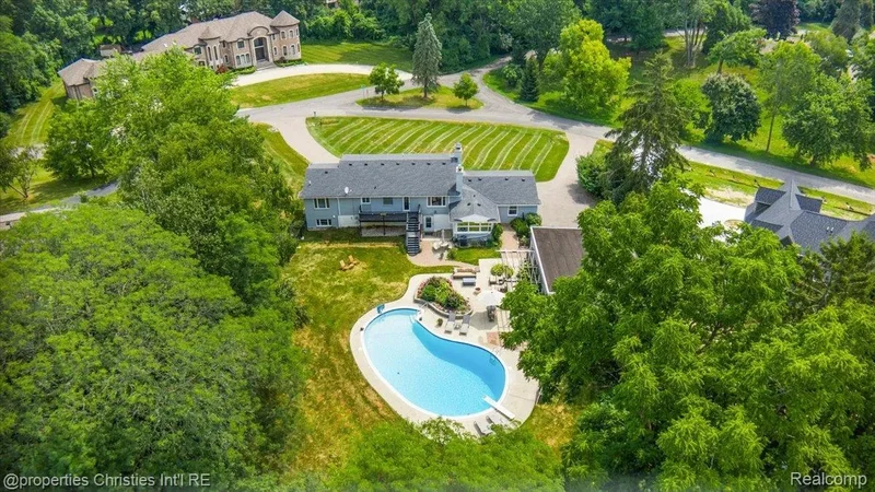 3060 Chickering Lane, Bloomfield Hills, Michigan, United States. - Photo 19