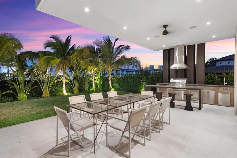 478 Tamarind Dr, Hallandale Beach, Florida, United States. - Photo 75