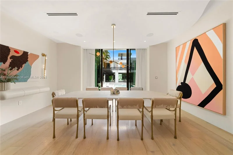 2053 N Bay Rd, Miami Beach, Florida, United States. - Photo 35