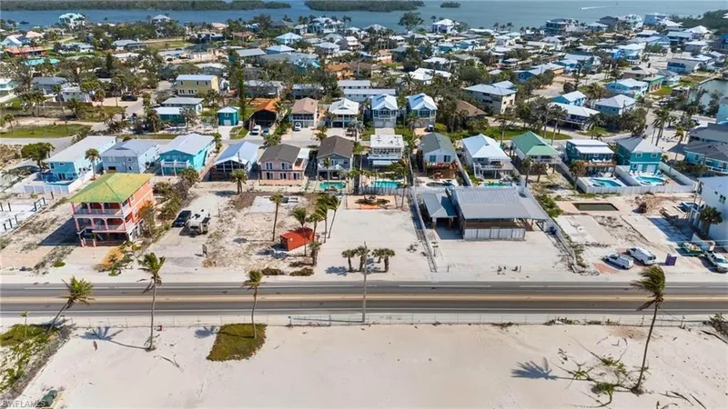 5551, Fort Myers Beach, Florida, United States. - Photo 13