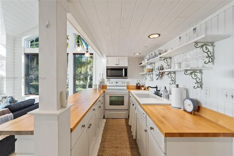 1890 NW River Trl, Stuart, Florida, United States. - Photo 36