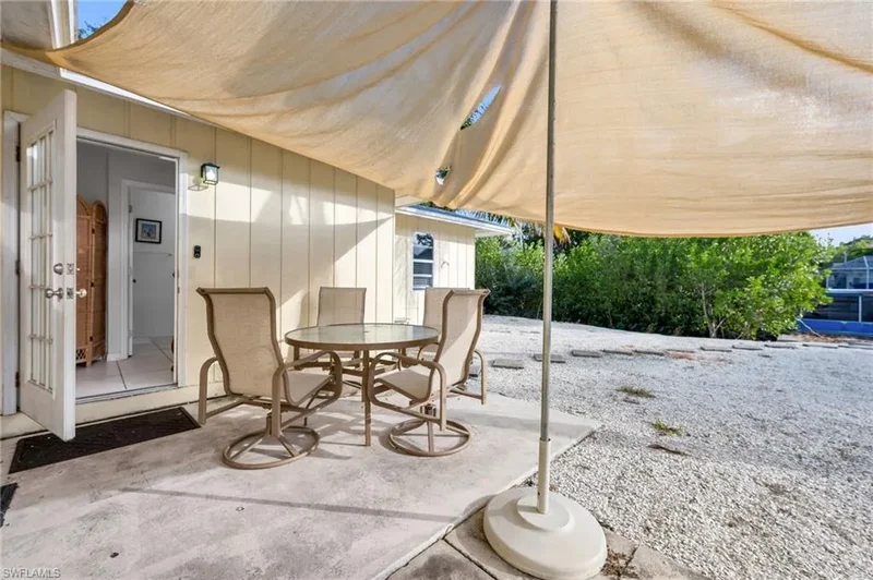 2772 Riverview DR, Naples, Florida, United States. - Photo 6