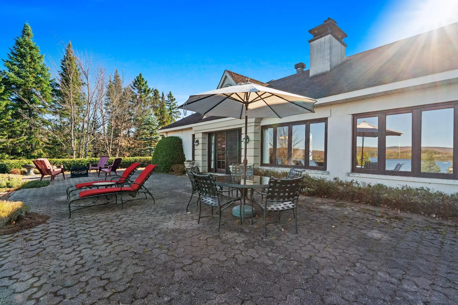 Exterior photo 3