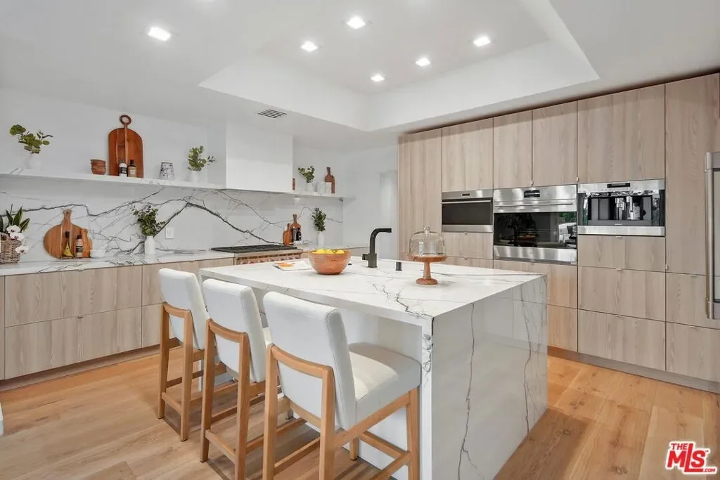 4050 Clarinda Drive, Los Angeles, California, United States. - Photo 22