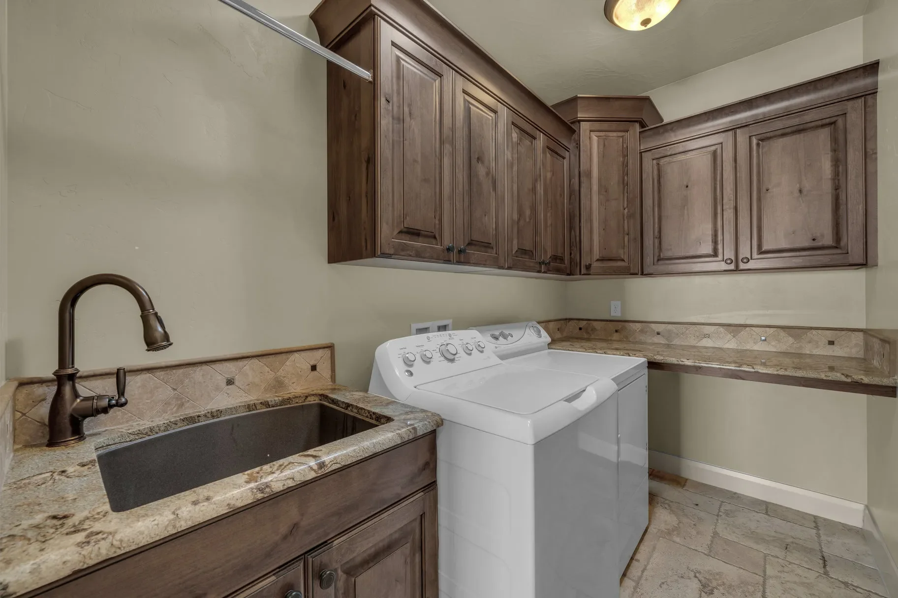 2247 E Coyote Springs Drive, St George, UT 84790, St. George, Utah, United States. - Photo 17