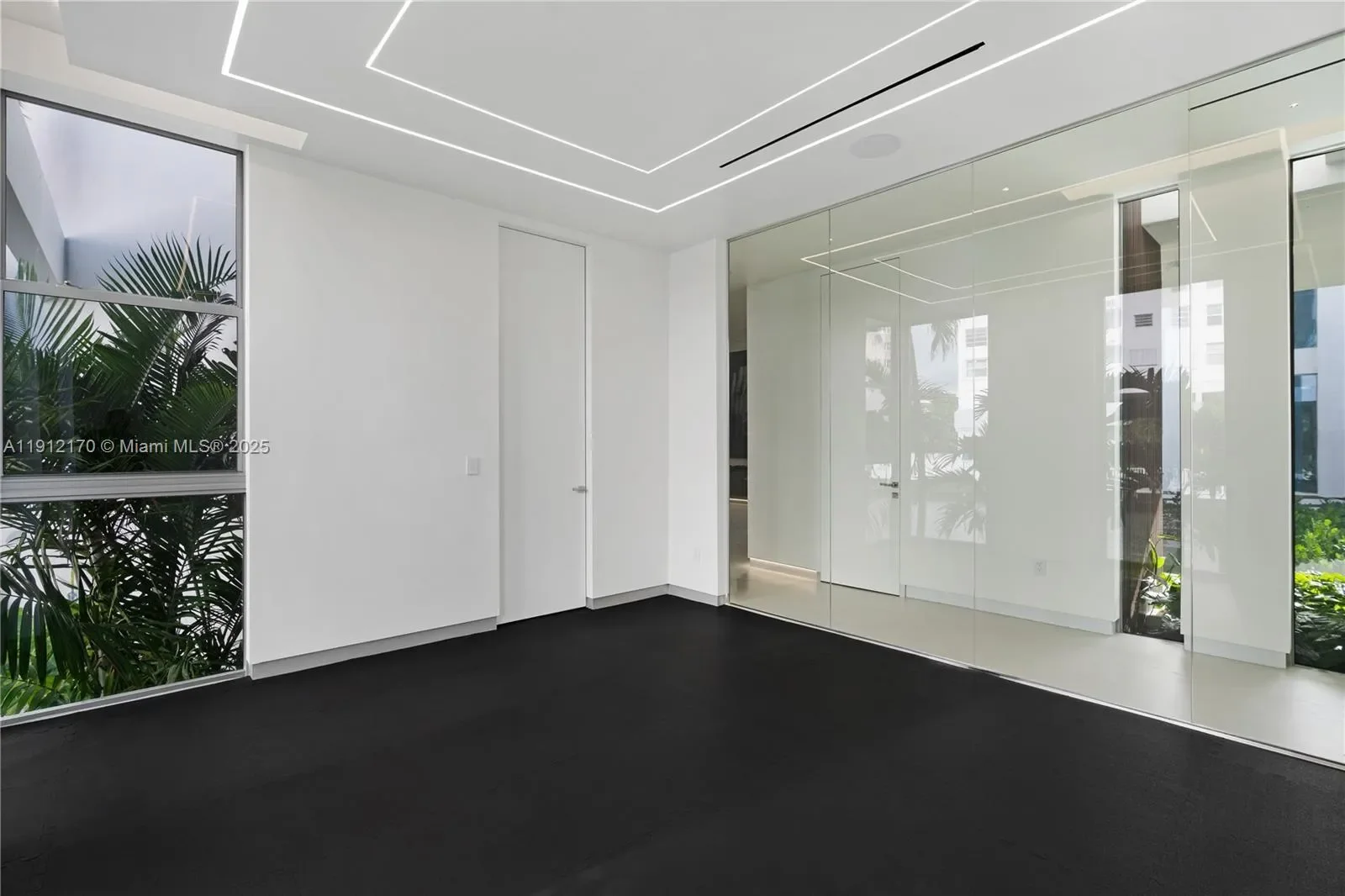 501 Palm Dr, Hallandale Beach, Florida, United States. - Photo 37