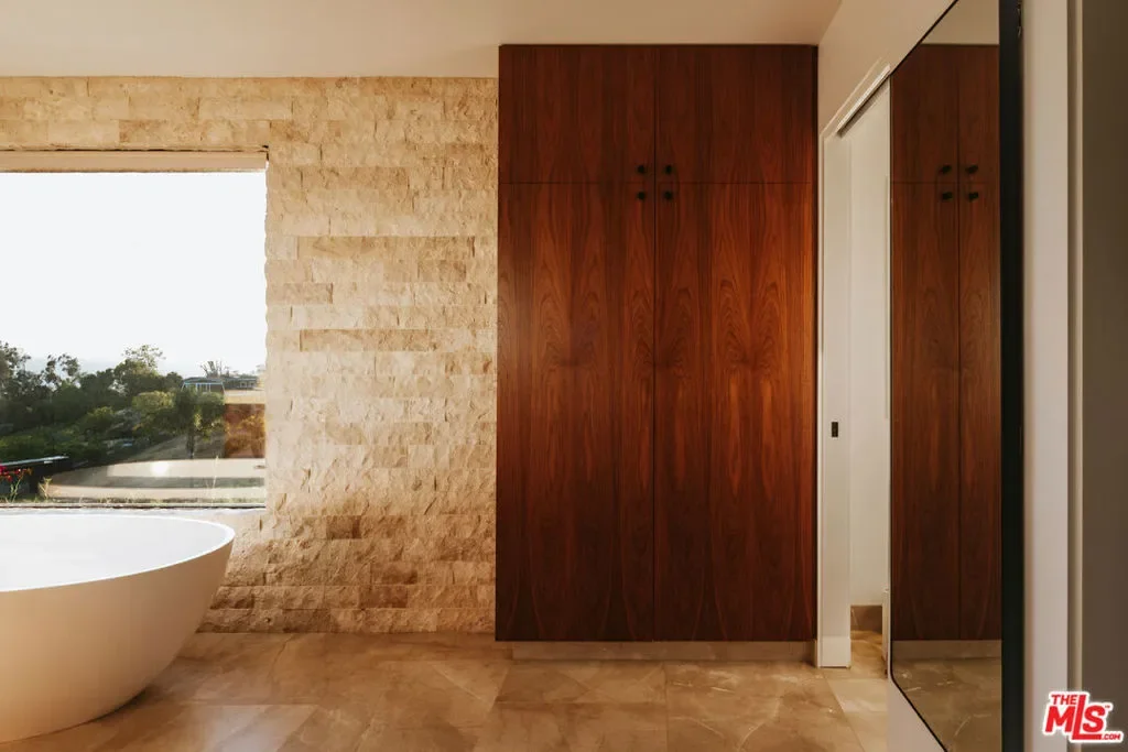 29660 Harvester Road, Malibu, California, United States. - Photo 4