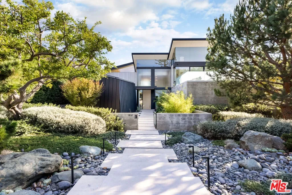 814 Toulon Drive, Los Angeles, California, United States. - Photo 8