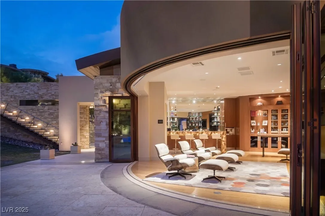 55 Skybird Court, Las Vegas, Nevada, United States. - Photo 1