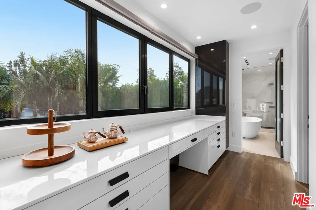 13524 D'Este Drive, Los Angeles, California, United States. - Photo 26