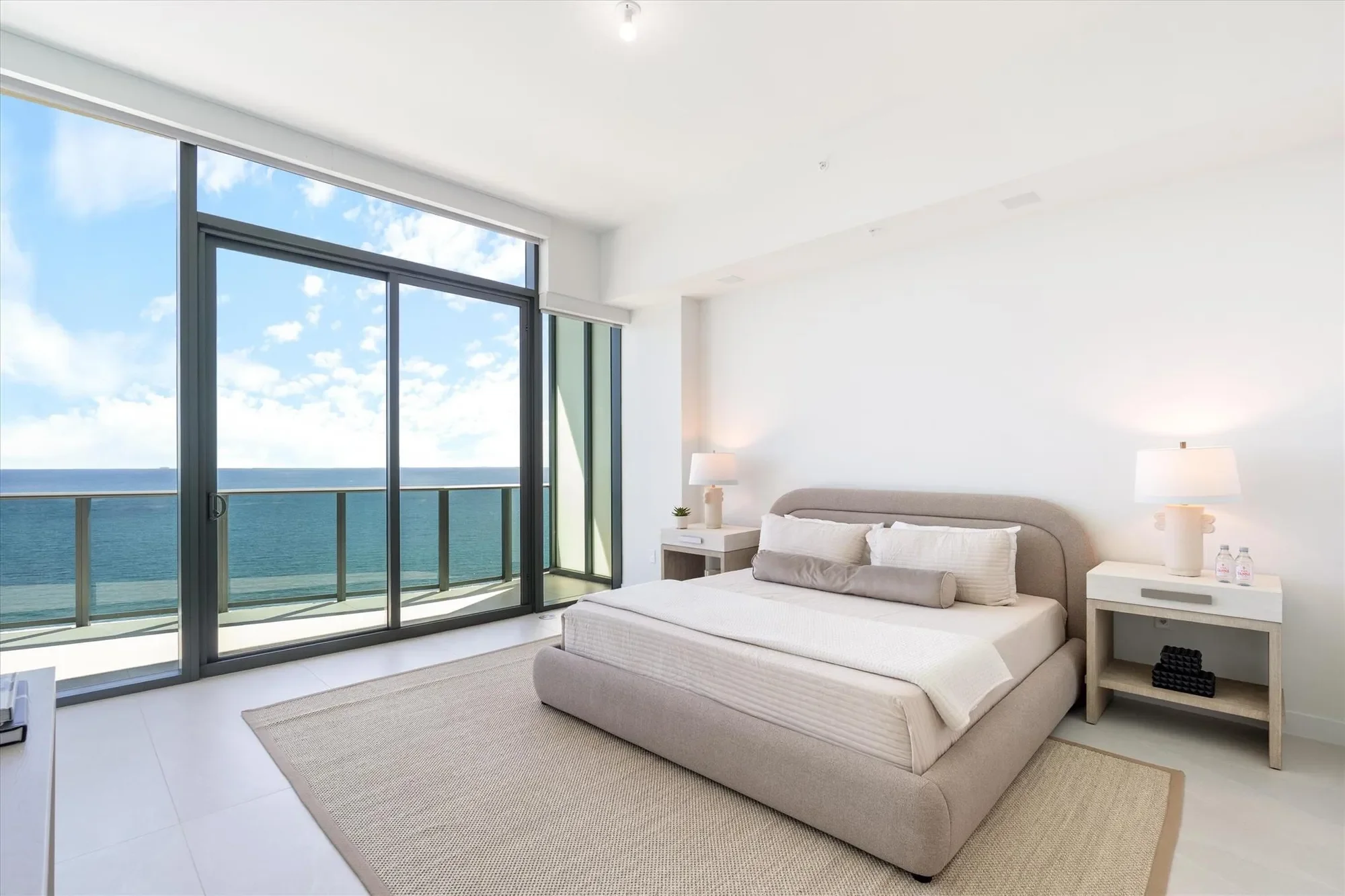 900 N Ocean Boulevard, Hillsboro Beach, Florida, United States. - Photo 10