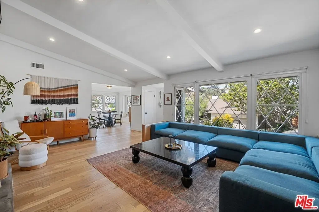 4406 Don Diablo Drive, Los Angeles, California, United States. - Photo 6