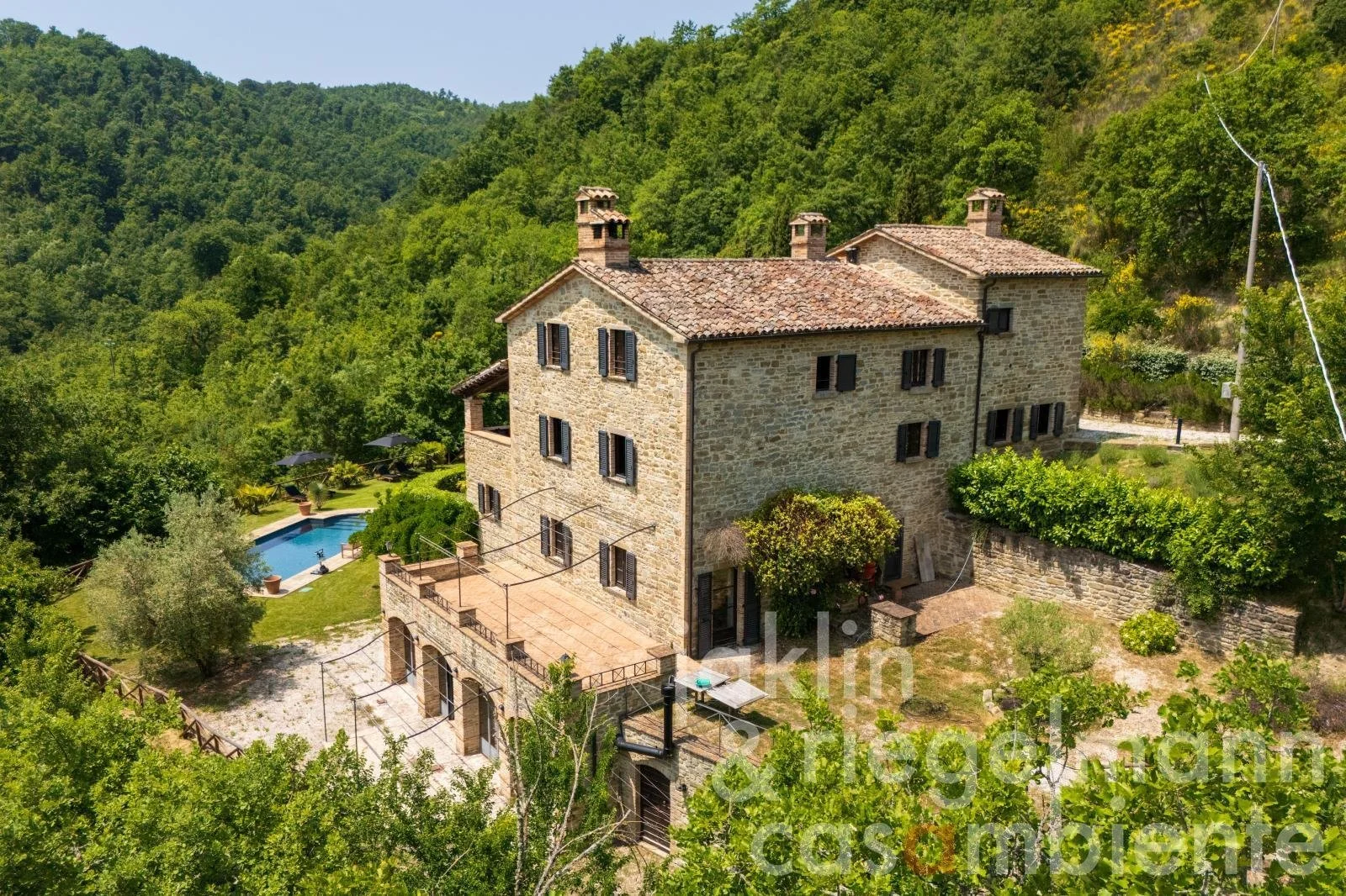Exterior photo 3
