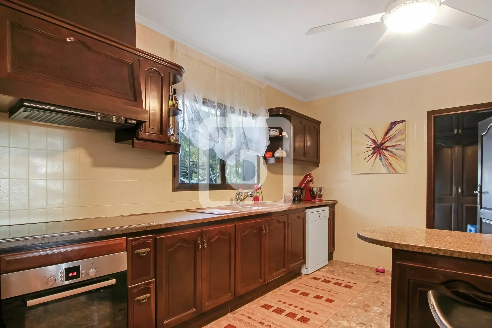 Gallery photo 2