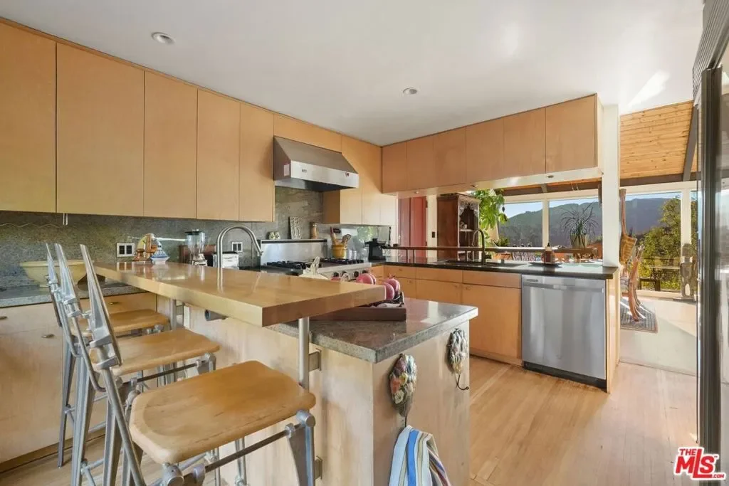 2158 Topanga Skyline Drive, Topanga, California, United States. - Photo 29