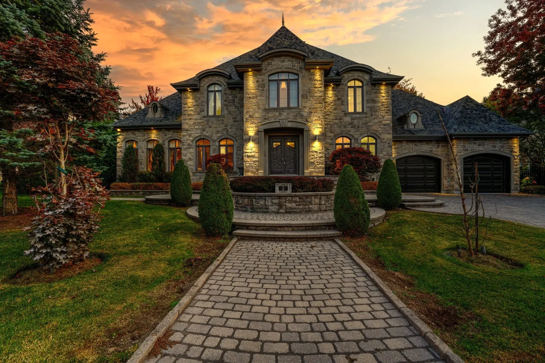 Exterior photo 2