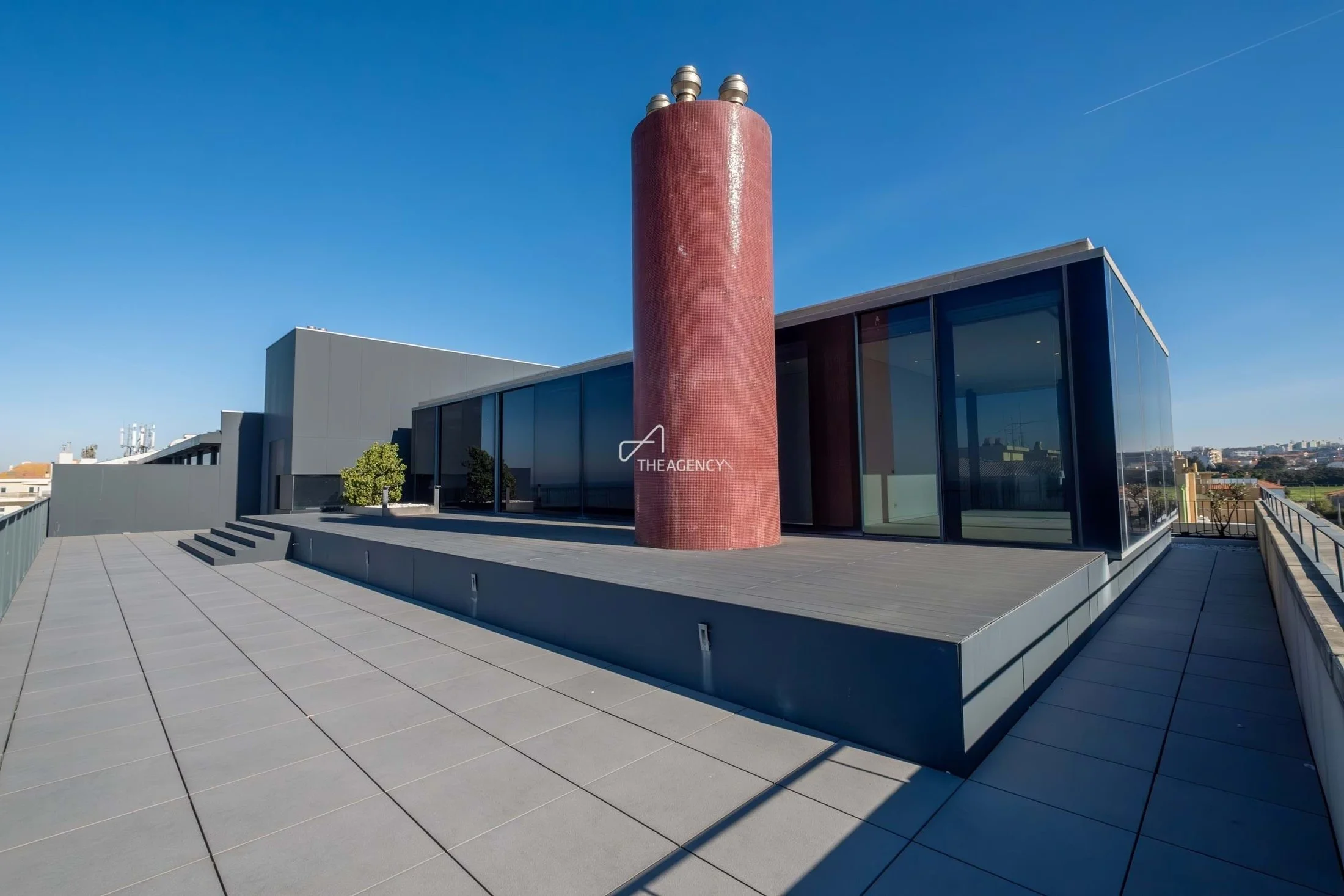 Exterior photo 3