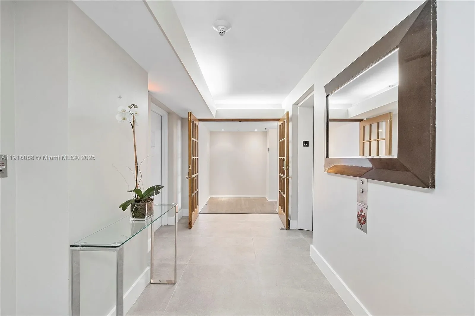 2575 S Bayshore Dr 15B, Miami, Florida, United States. - Photo 19