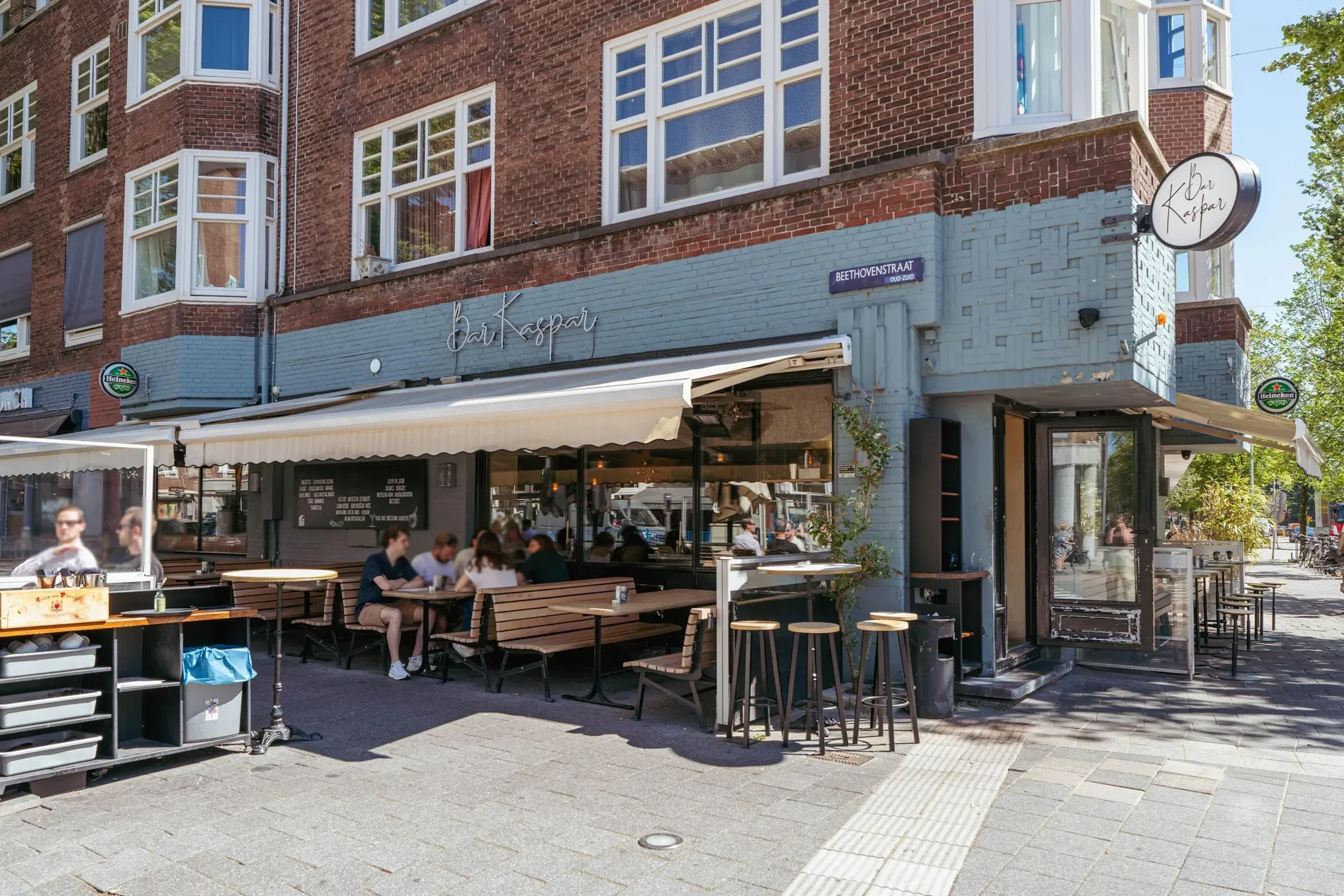 Exterior photo 6