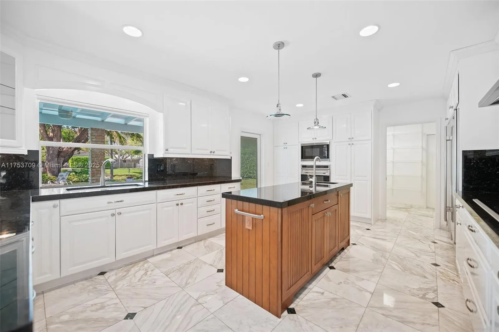 13060 SW 70th Ave, Coral Gables, Florida, United States. - Photo 11