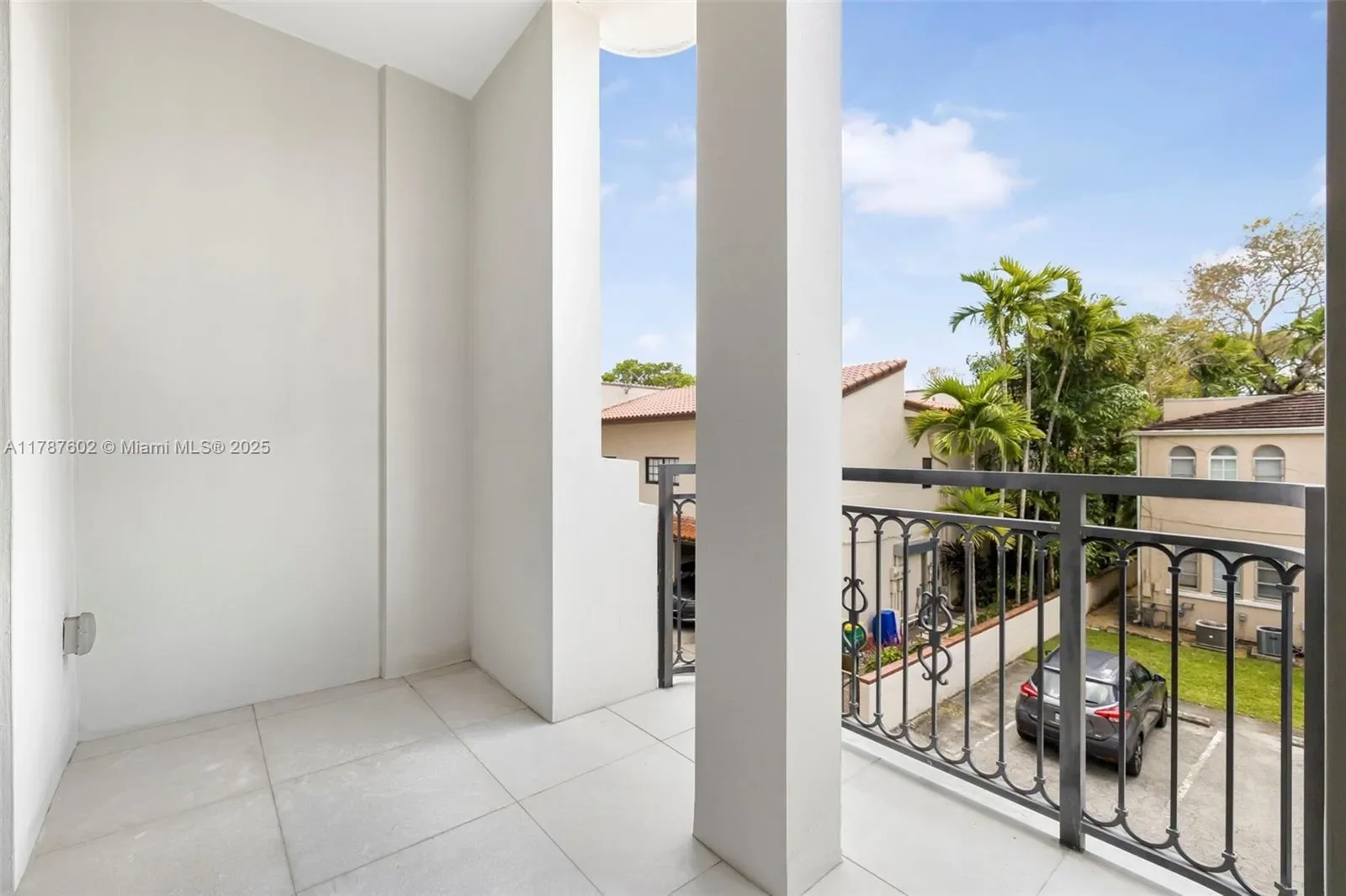 718 Valencia Ave 206, Coral Gables, Florida, United States. - Photo 37
