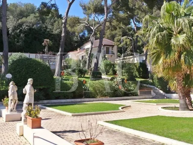 Saint-Jean-Cap-Ferrat, Provence-Alpes-Côte d'Azur, France. - Photo 1