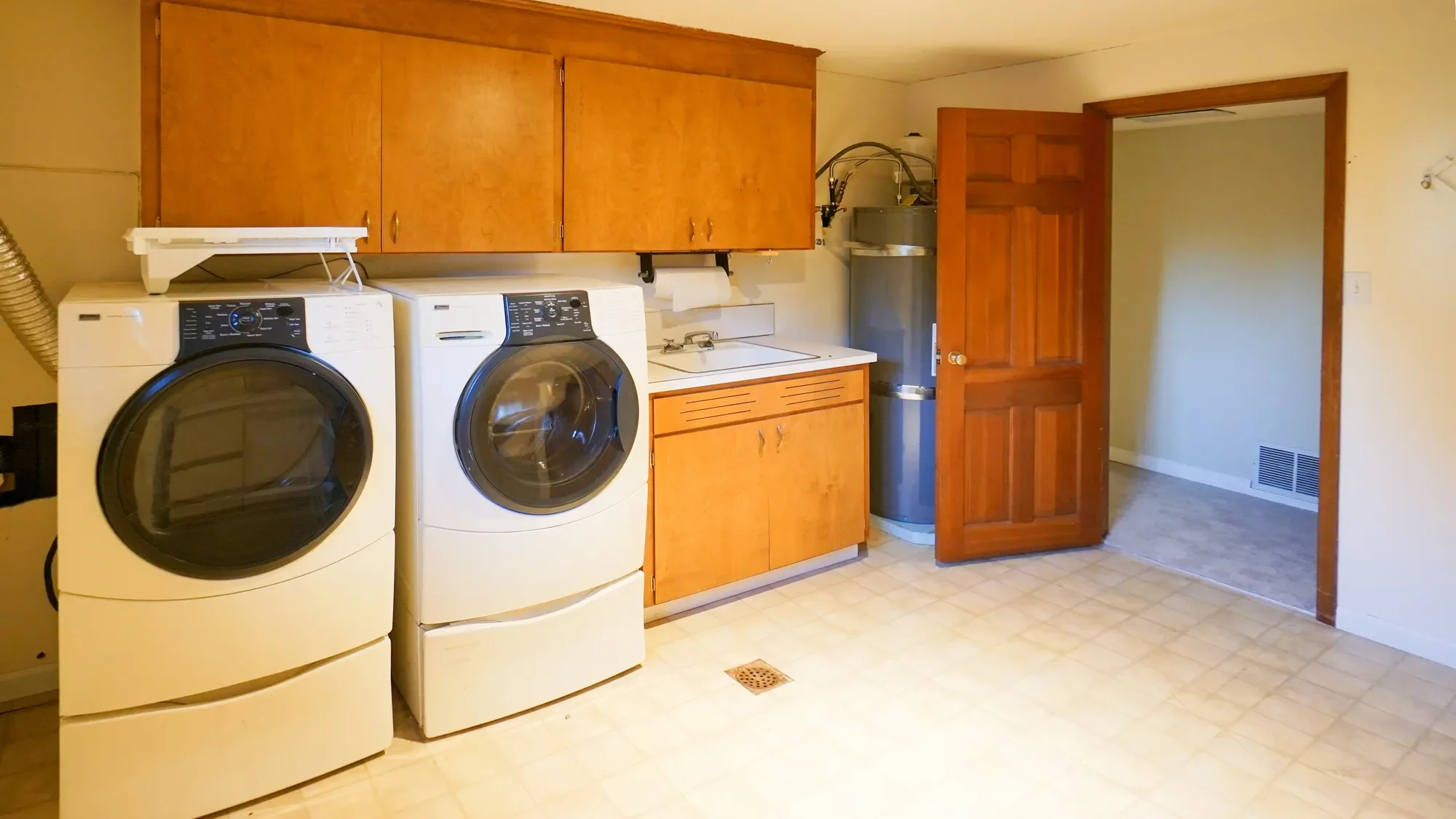 16902 28th Ave SW , Burien, WA 98166, Burien, Washington, United States. - Photo 24