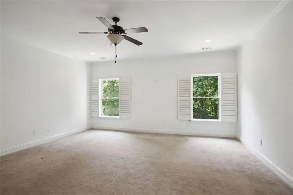 525 FOREST HILLS Drive, Atlanta, Georgia, United States. - Photo 22