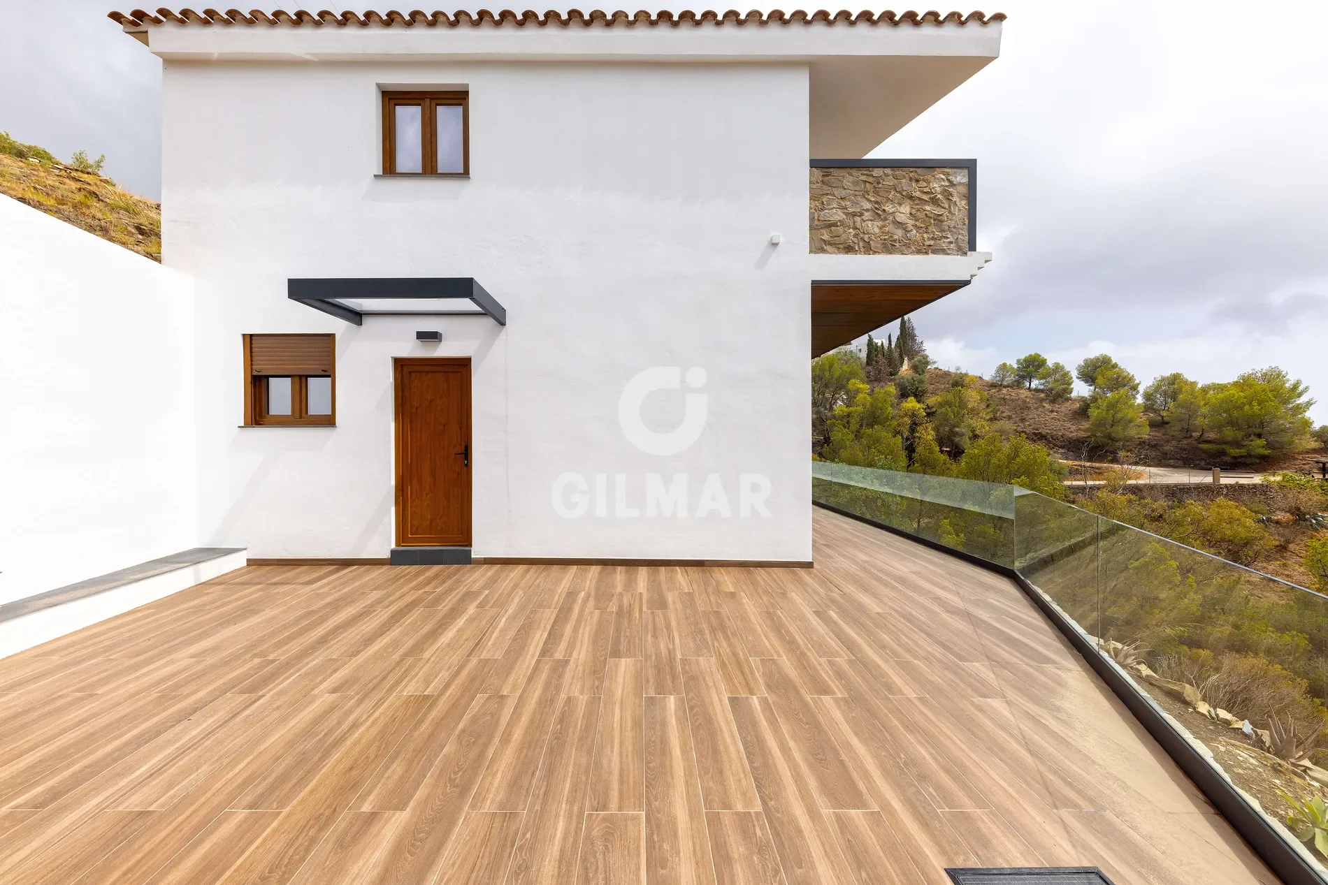 Exterior photo 7