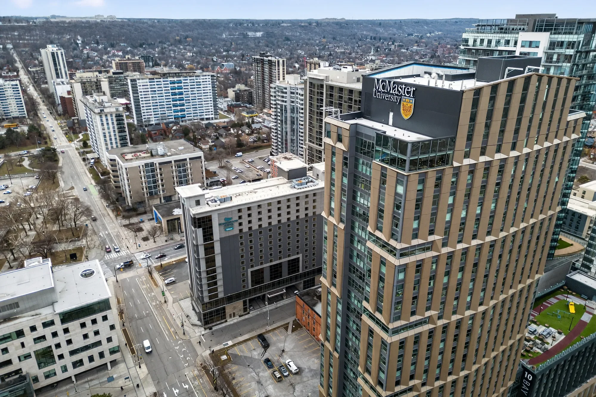 Exterior photo 5