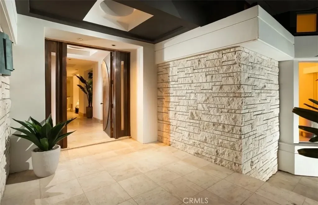 1535 Dolphin Terrace, Newport Beach, California, United States. - Photo 8