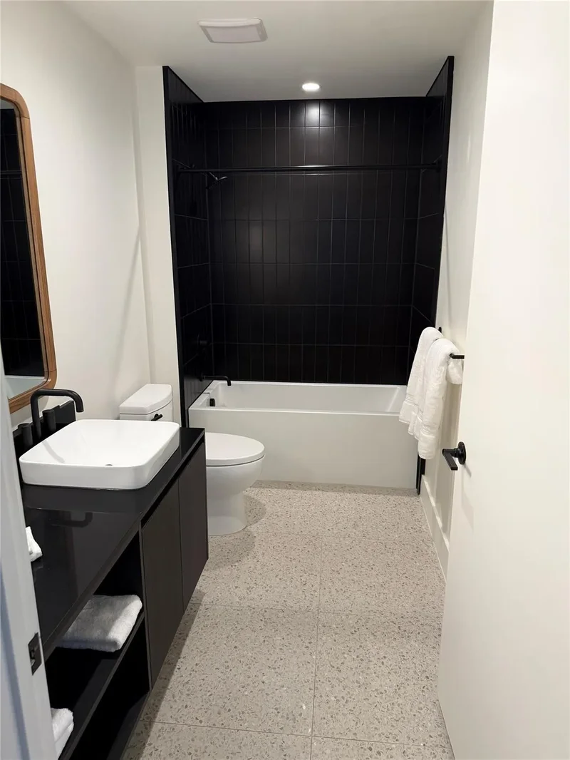 48 E East Ave 2509, Austin, Texas, United States. - Photo 14