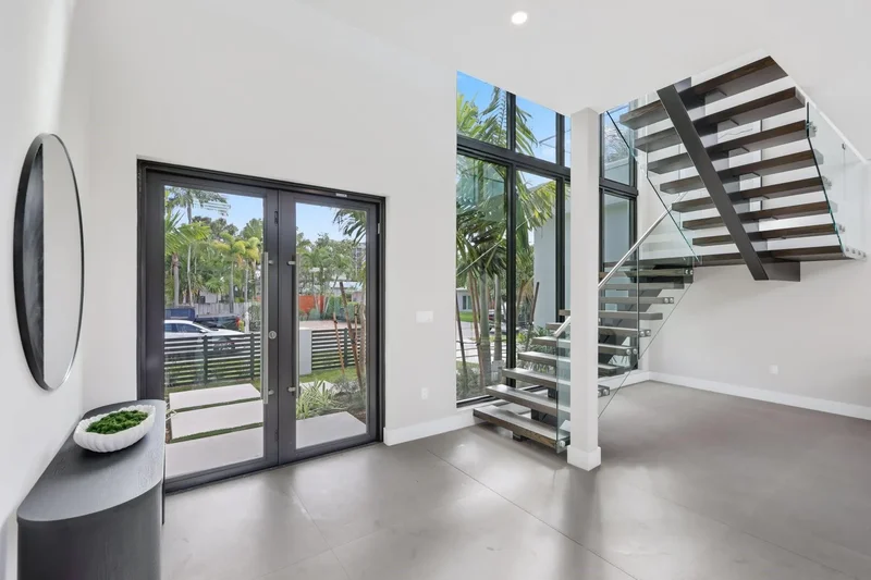 2015 NE 4th Ave, Wilton Manors, Florida, United States. - Photo 13