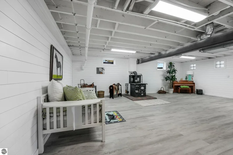 750 N Dumas Road, Suttons Bay, MI, 49682, USA, Suttons Bay, Michigan, United States. - Photo 19